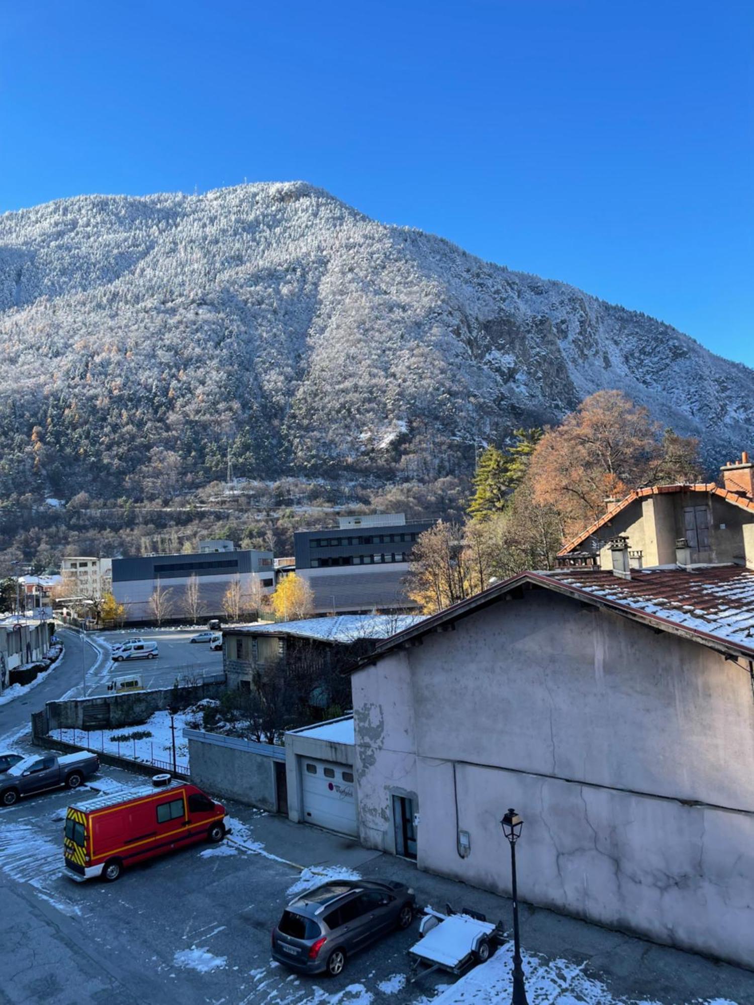 La Montagnette L Ours T1 Maison En Travaux De 10H A 17H Moutiers  Eksteriør billede